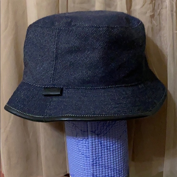 🚨SALE🚨Gently used once Coach bucket hat - Picture 12 of 12